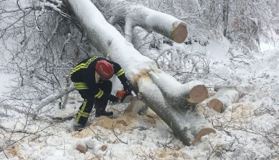 Ránk szakadt a hó!