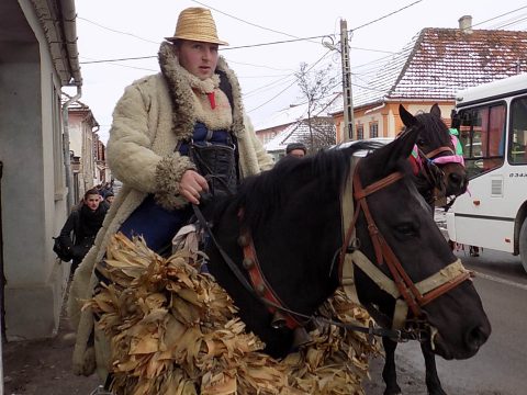 Lejárt a farsang, jöhet a tavasz