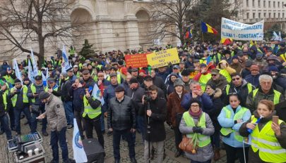 Jobb munkakörülményekért és méltányos bérekért tüntettek rendőrök és a börtönőrök