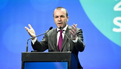 Bukarestből üzent Manfred Weber a Fidesznek