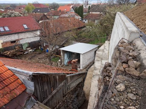 Megerősítették a Mézesdombot