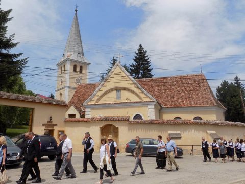 Guzsalyas találkozó Apácán