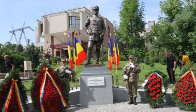 Kolozsváron leleplezték a Budapestet száz éve megszálló román tábornok szobrát