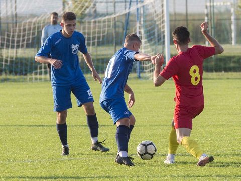 Veretlen, de nyeretlen is a kézdi focicsapat