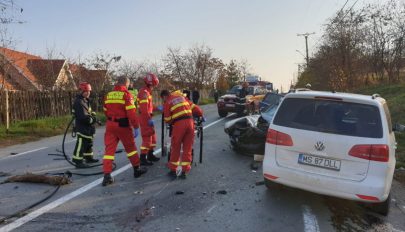 Két személygépkocsi és egy kisteherautó ütközött Marosvásárhelyen, egy férfi súlyosan megsérült