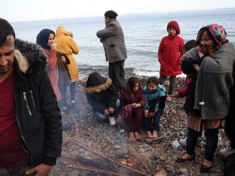 Már 13 ezer ember torlódott össze a görög-török határon