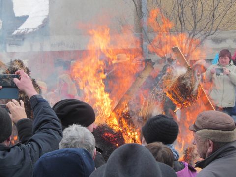 Gyúljanak az őrtüzek!