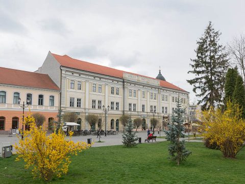 Maradtak vezetői helyek