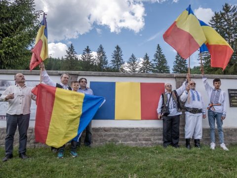 Úzvölgye: nem tűrik tovább az „idegen jelképeket” a román nacionalisták