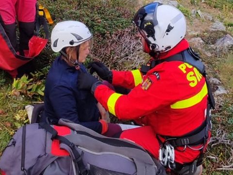 Helikopterrel mentettek ki egy balesetet szenvedett magyar turistát a Páring hegységből