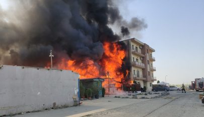 Leégett egy templom Konstancán, egy szomszédos tömbházat is érintett a tűz