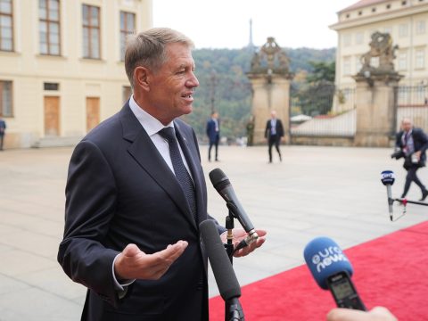 Iohannis: a nyugdíjemelésnek illeszkednie kell a nyugdíjakra megszabott büdzsé keretei közé