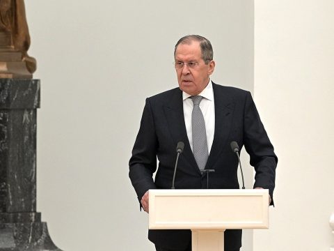 Lavrov: Moszkva kész lenne megvizsgálni egy Putyin-Biden-csúcs lehetőségét