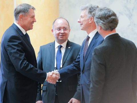 Iohannis: a transzatlanti egység stratégiai meglepetésként érte Oroszországot