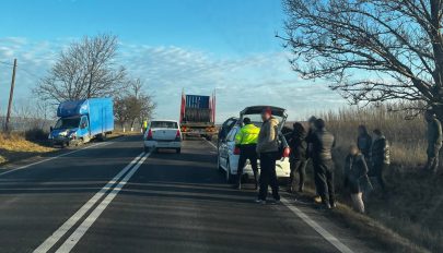 Három autó ütközött Maksa és Dálnok között