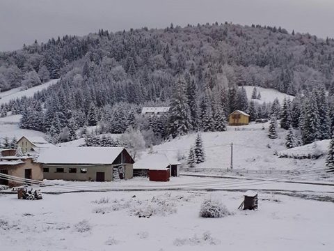 Fiataloknak építenek lakásokat Kommandón