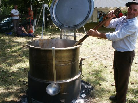 Útkereszteződést szélesítettek Dálnokban