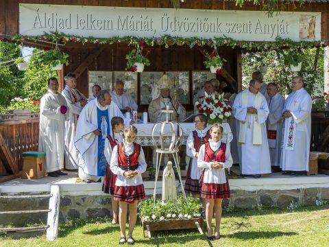 Ma Sarlós Boldogasszony napja van