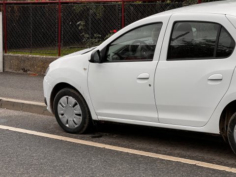 A biciklisávon parkolók a helyi rendőrség célkeresztjében