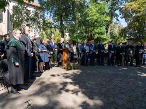 A Hitetlen Tamásoknak nem lett igazuk: Sepsiszentgyörgyön a Sapientia negyedik önálló karán tartottak ma tanévnyitót