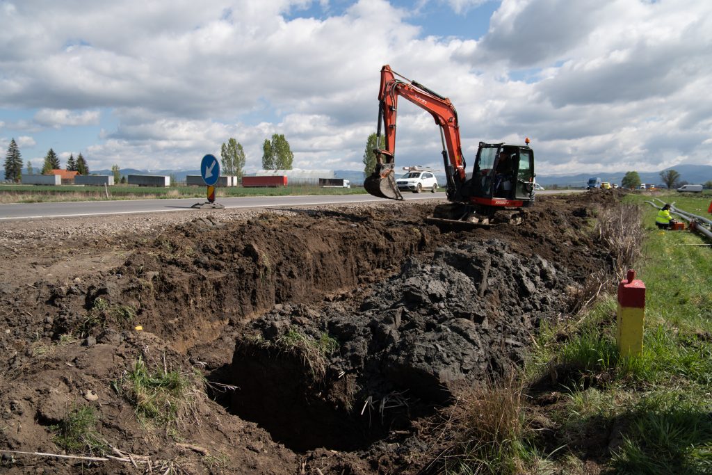 Csaknem 1200 lakásba vezetik be a földgázt. Fotó: Tuchiluș Alex