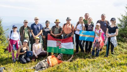 Az Ojtozi-szorosban elesettek léptei nyomát követik a Hőseink ösvényén gyalogló lemhényi ifjak