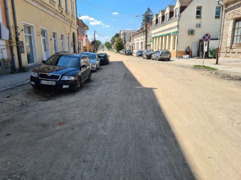 Átadták a terepet a kivitelezőnek, bővül a szennyvíz- és esővízhálózat Baróton