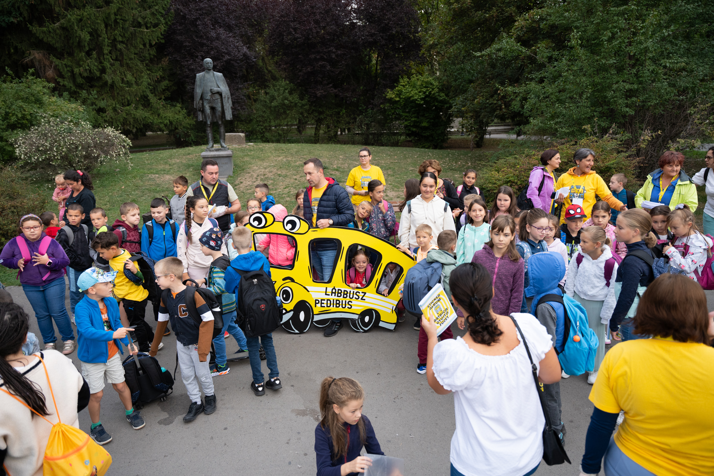 Vidáman, biztonságban menetel tovább a Lábbusz