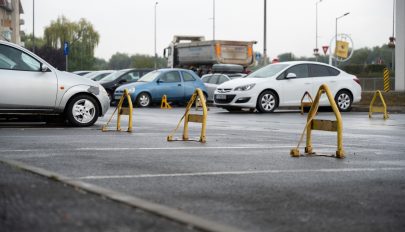 Újabb ingyenes parkolók válnak fizetőssé Sepsiszentgyörgyön