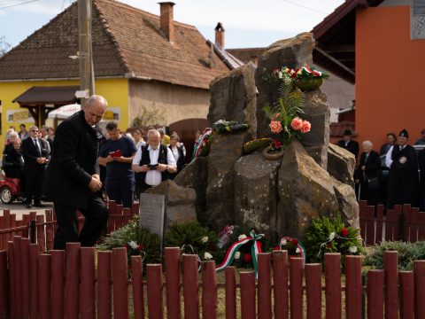 A román gárdisták vérengzésének áldozataira emlékeztek