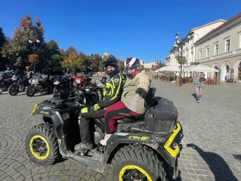 Szabadságot és derűt ajándékoznak a motorosok