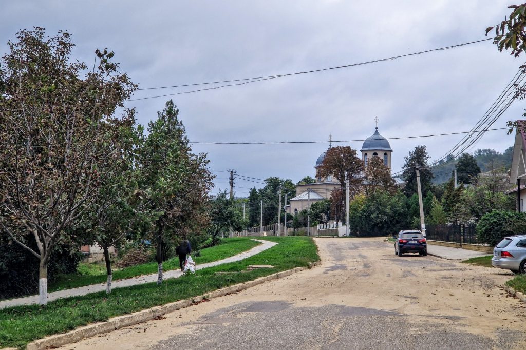 Csöbörcsük főutcája. Fotó: Kocsis Károly