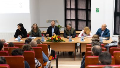 Kinyitják az ajtót, de a lehetőséggel élni is kell – tanévnyitó a BBTE sepsiszentgyörgyi tagozatán  