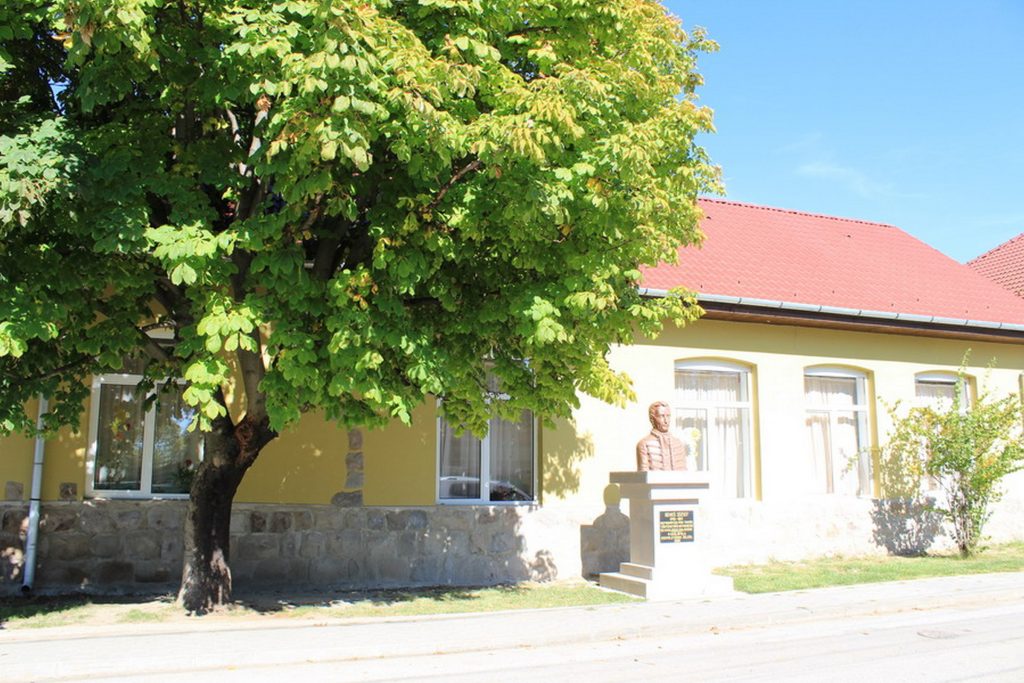 A bardoci iskola pedagógusai kiváló munkát végeznek. Fotó: Benkő József Általános Iskola