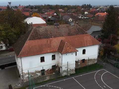 Bővíteniük kell az iskolát, de még nem tudják, milyen forrásból