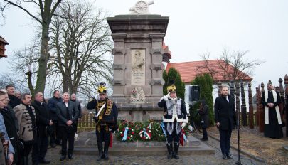 Gábor Áron, a hős ágyúöntő székely tiszteletére avattak újabb kopjafákat