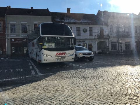 Kézdivásárhelyen egy idegen busz ütötte ki a biztosítékot