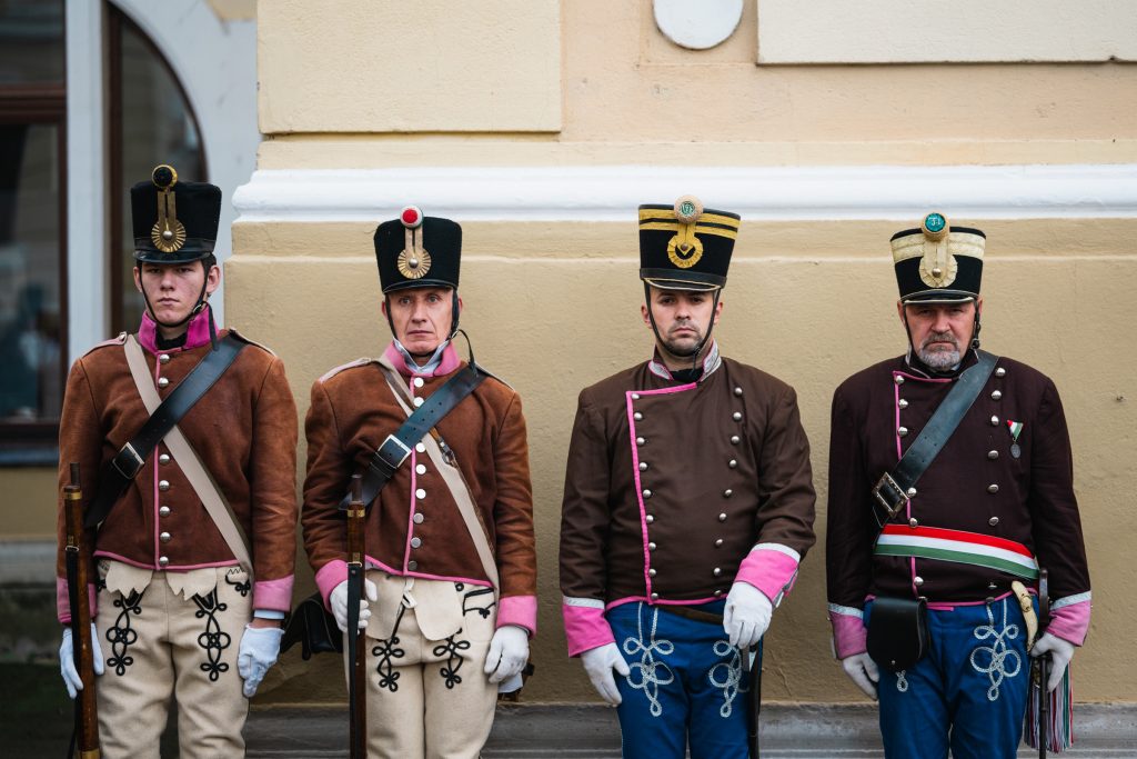 … és gyalogos társaik. Fotó: Dénes Botond