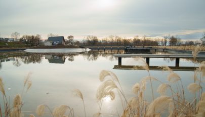 Még várnia kell a lakosságnak az állomási tó birtokbavételére