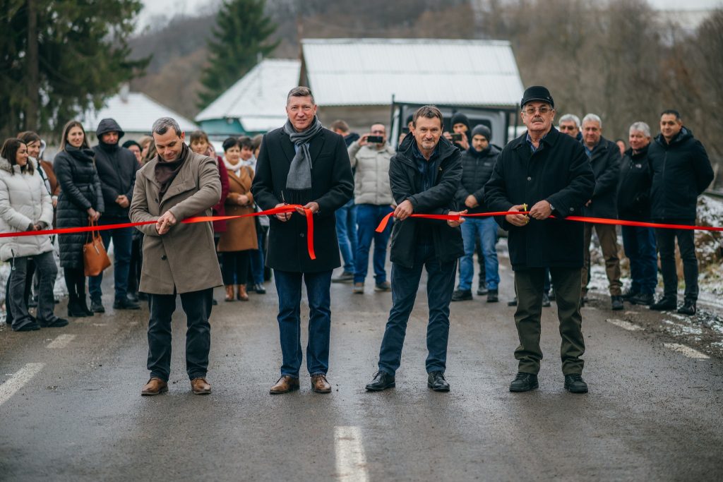 Birtokba vette a forgalom a Kuvaszóba vezető új utat. FOTÓ: BARDOC KÖZSÉG/FACEBOOK