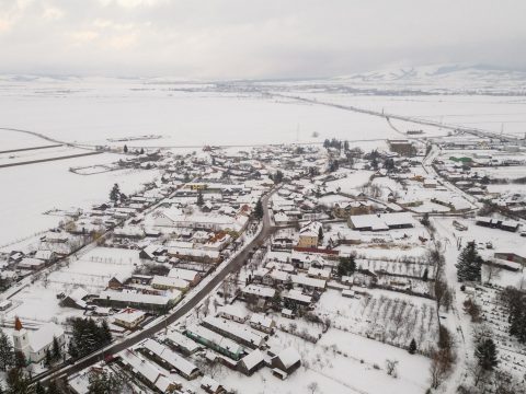 Aszfaltozáson túl, csatornarendszeren innen: fejlesztések Kökösben